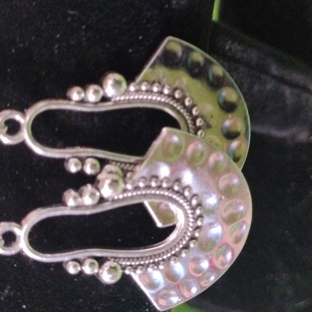 Silver dangle earrings - Picture 2 of 3